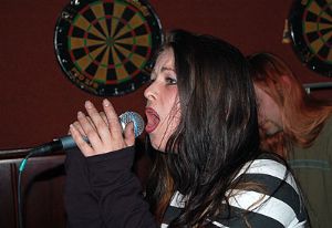 De band Sephyros tijdens haar optreden. De band Sephyros tijdens haar optreden.